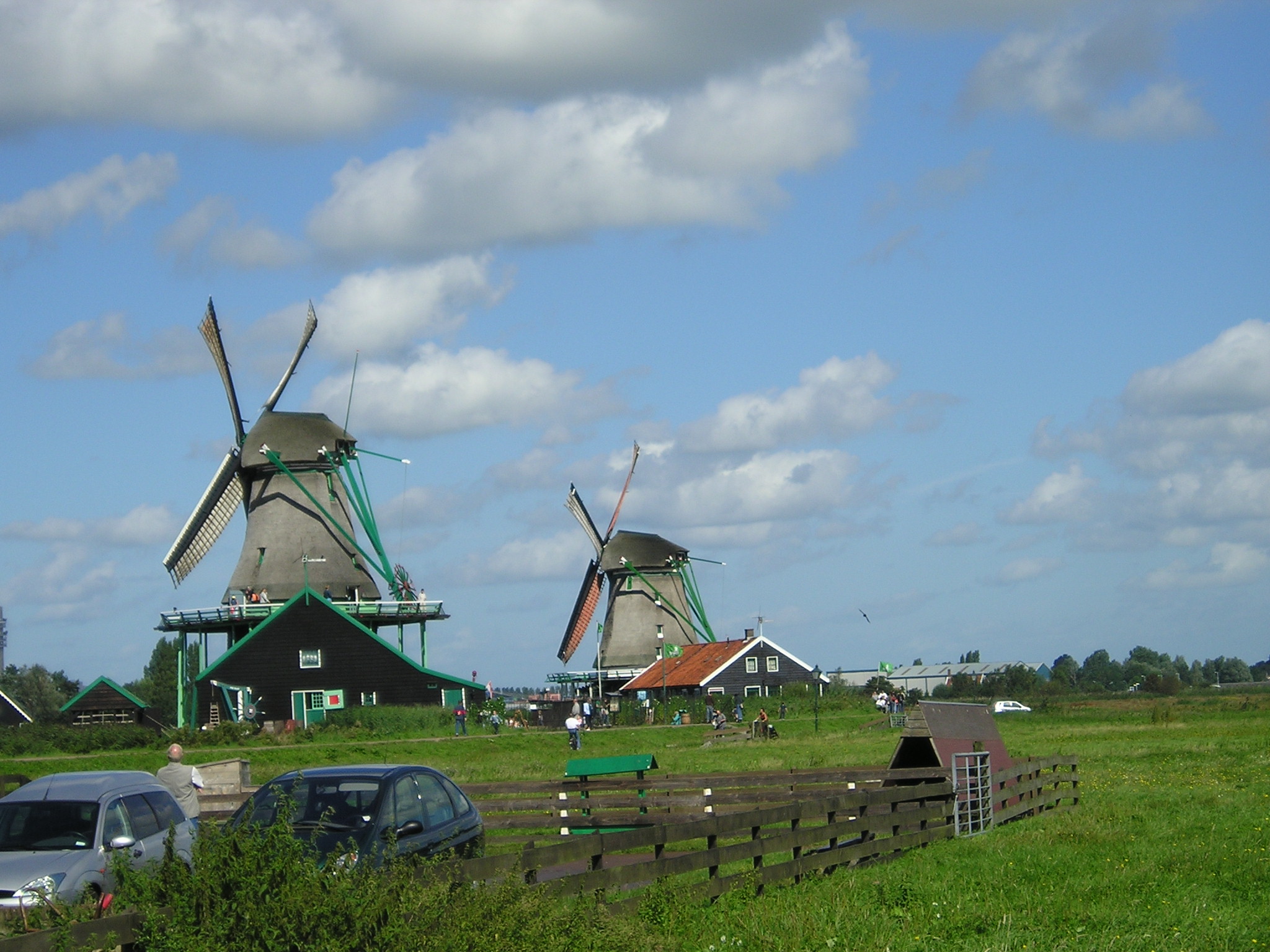 I mulini a vento di Zaanse Schans lungo il fiume Zaan