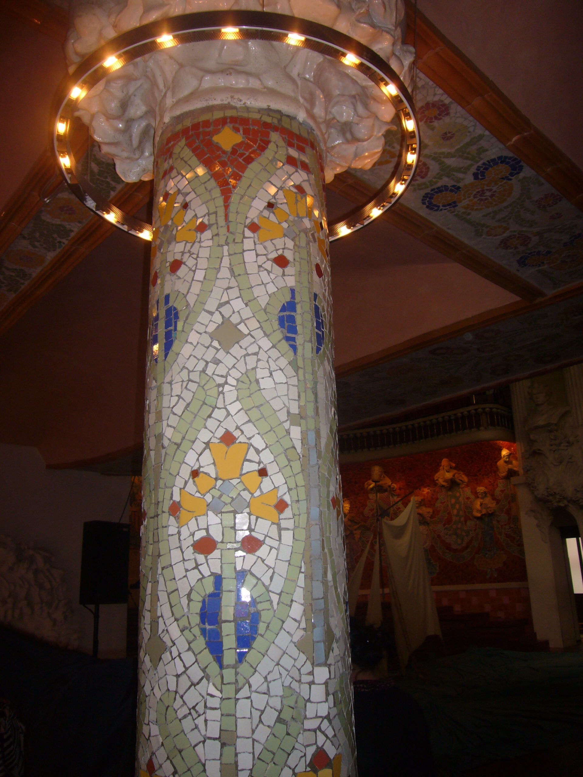 Le colonne di mosaico del Palau de la Música Catalana