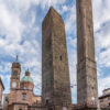 La Garisenda e l’Asinelli, le due torri di Bologna