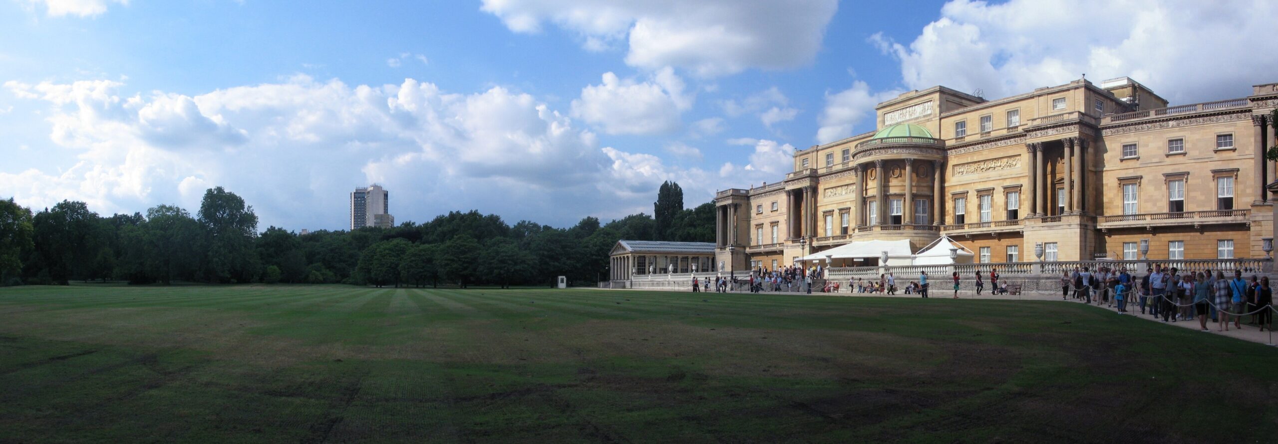 La facciata di Buckingham Palace