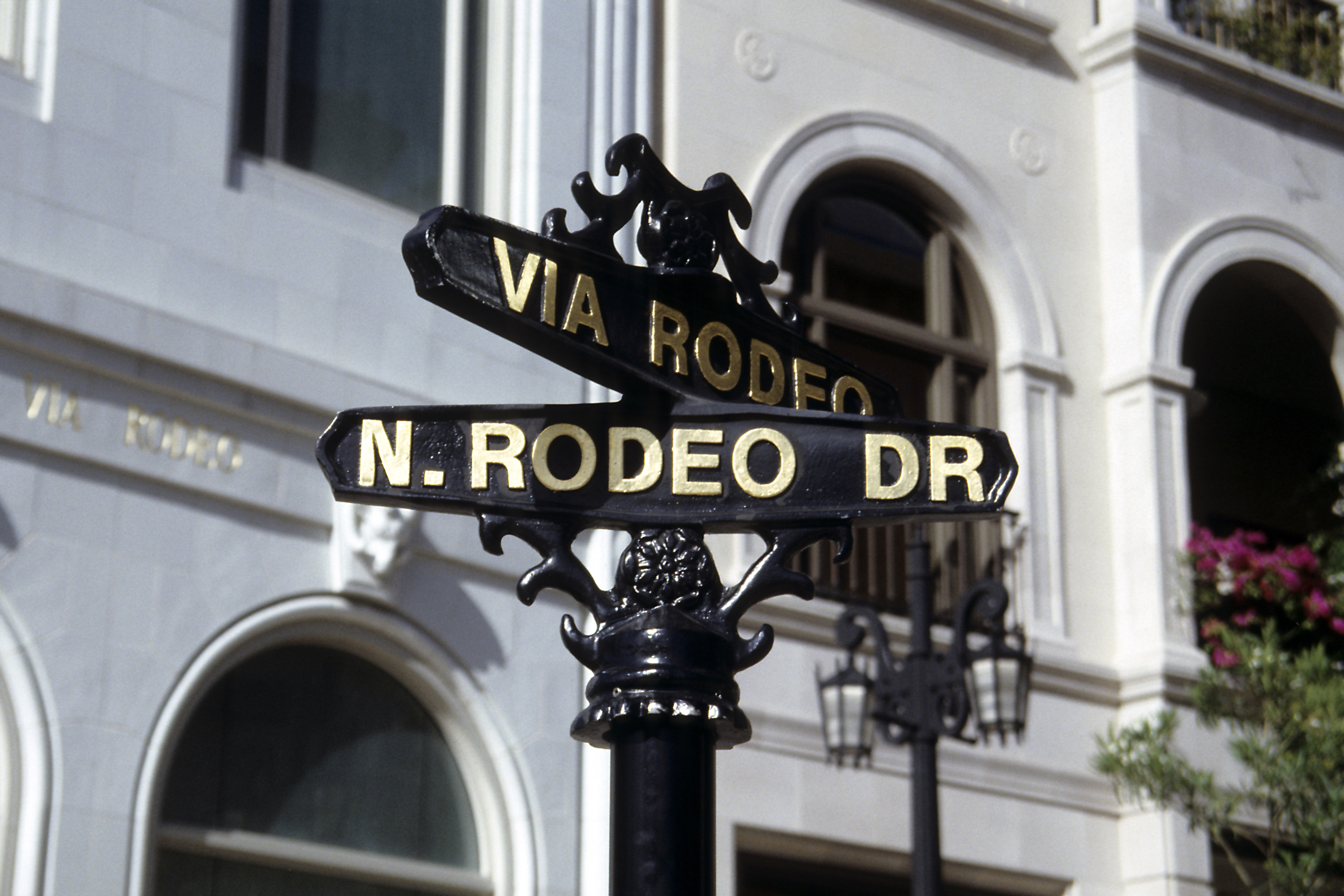 Il cartello di Rodeo Drive, a Beverly Hills