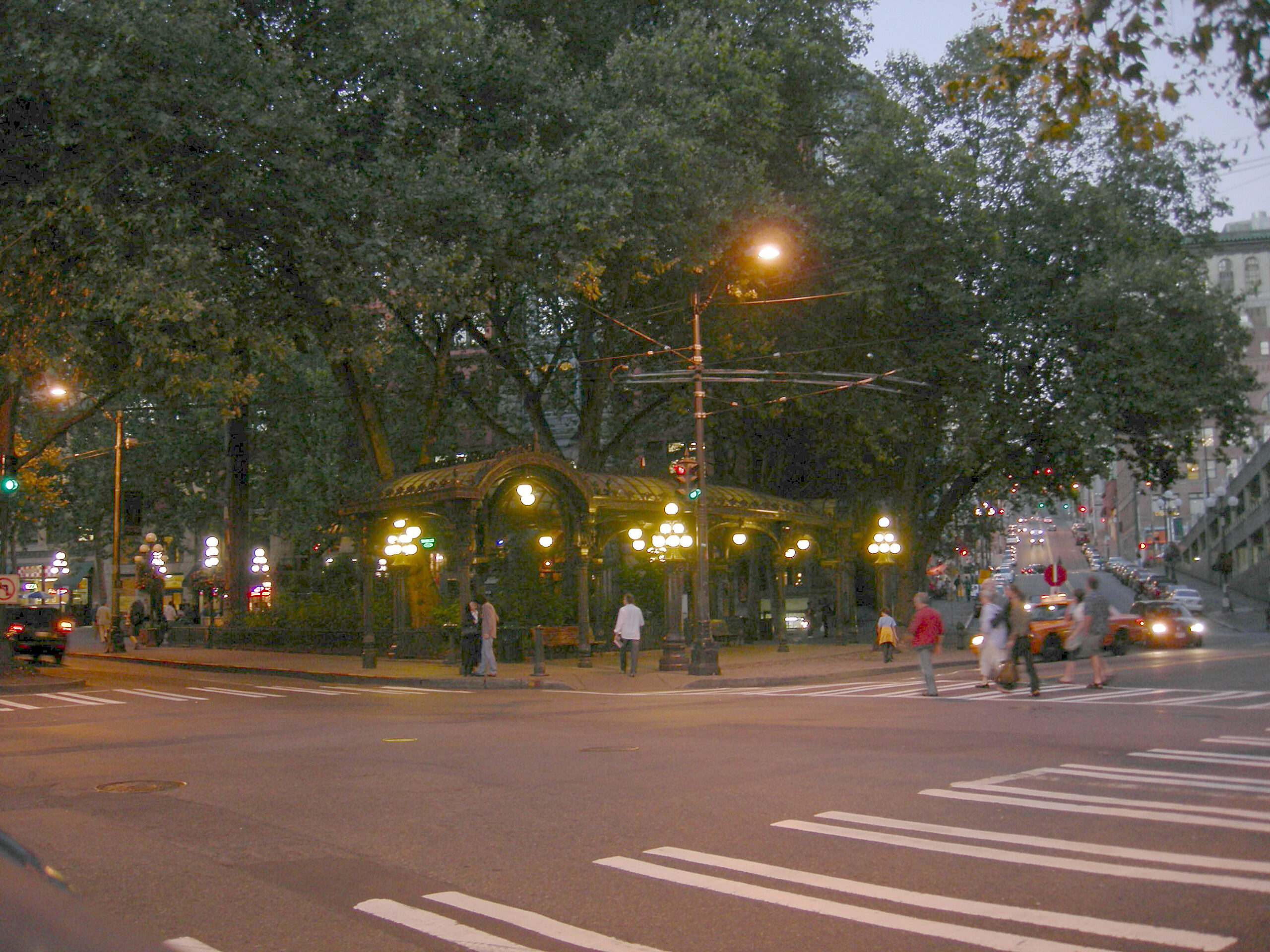 La pergola di ghisa di Pioneer Square, il quartiere più antico di Seattle