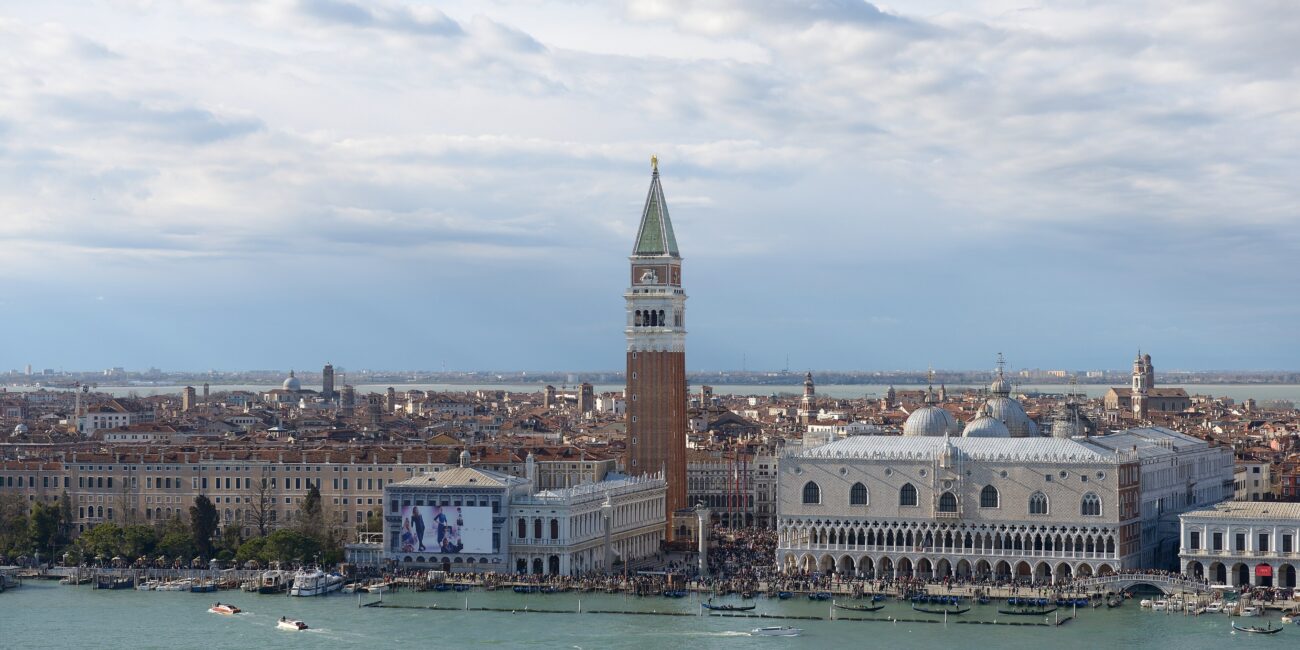 Piazza San Marco con la basilica e il campanile
