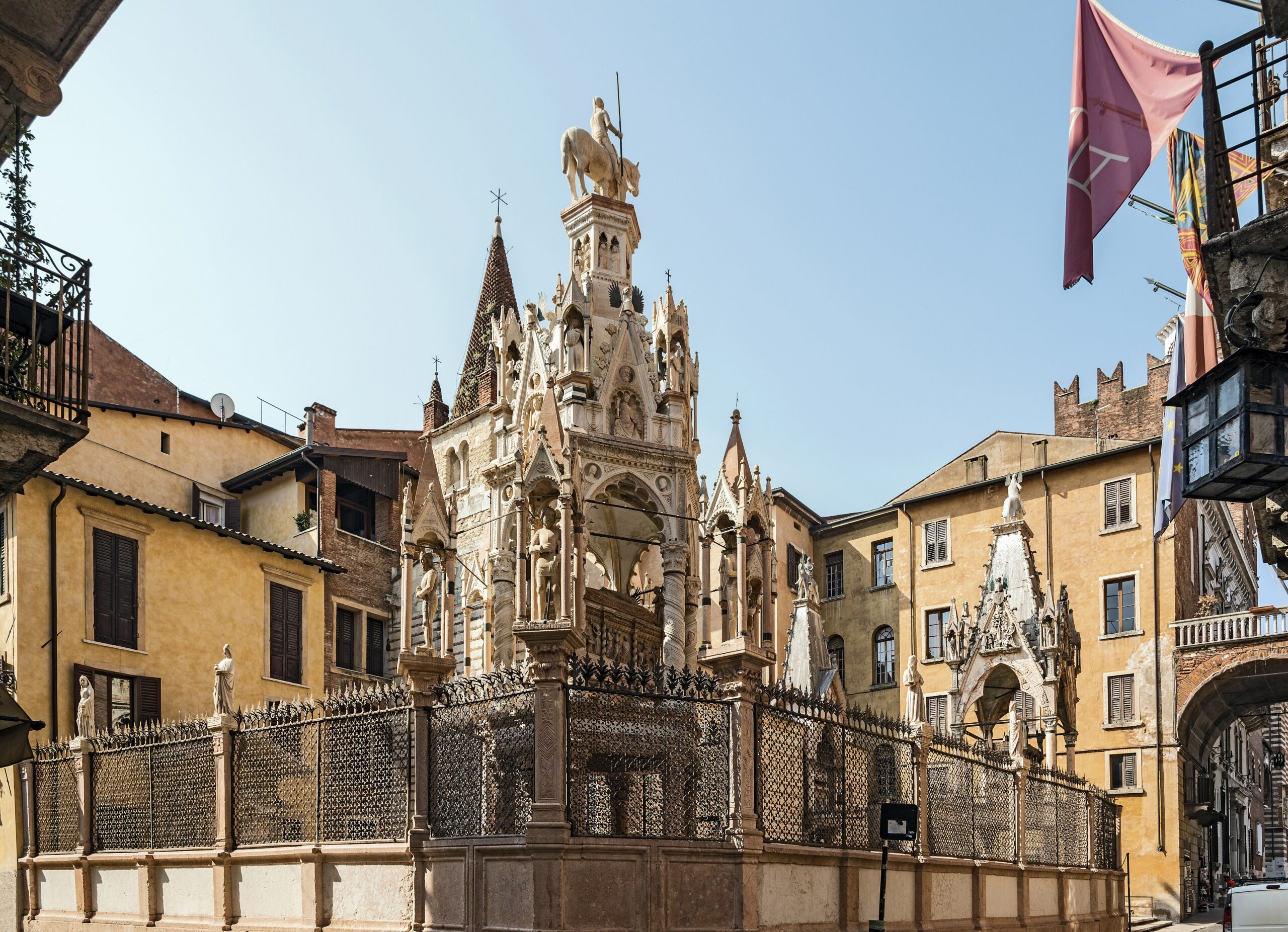 Le tombe gotiche dei signori della Scala