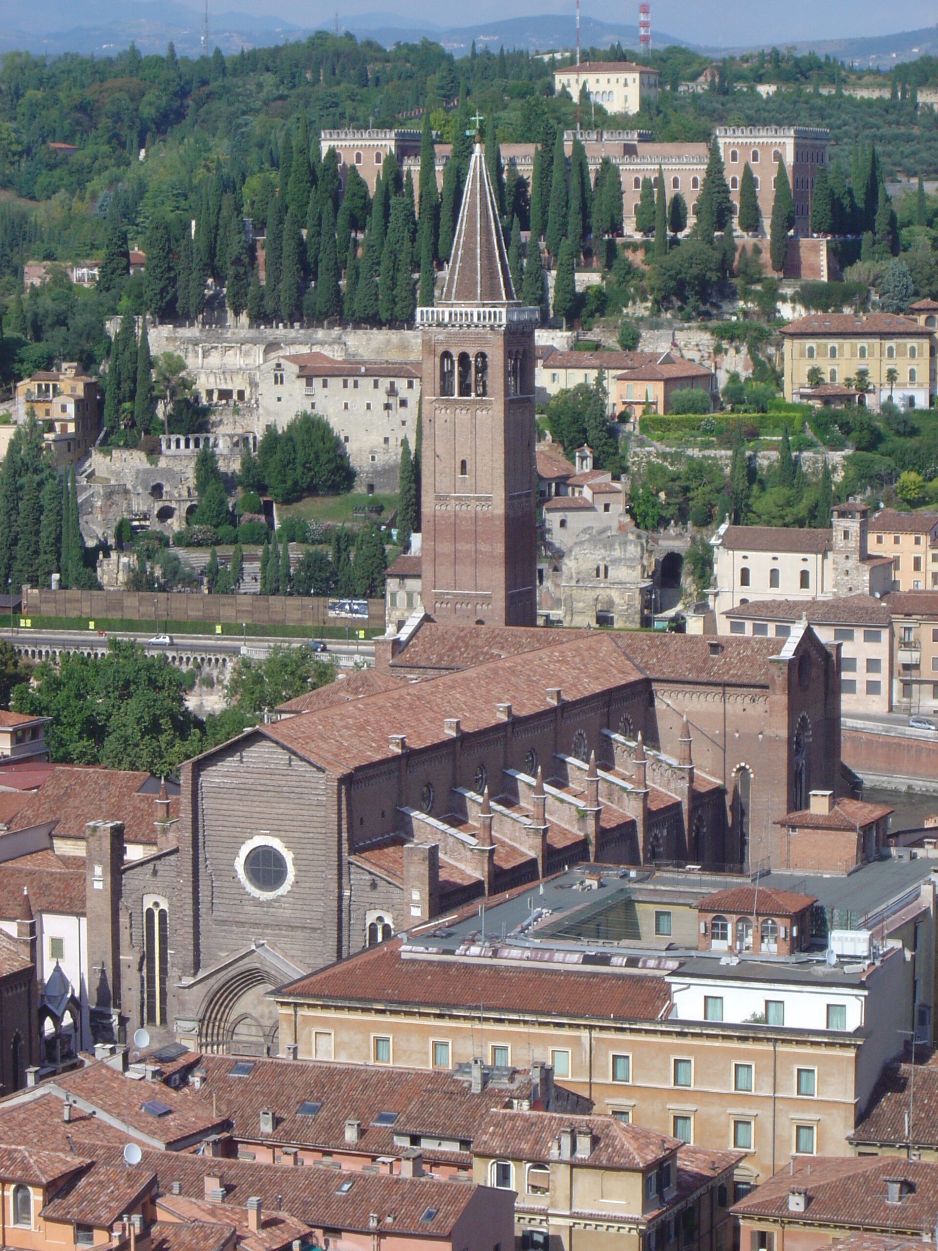 Sant’Anastasia e i tetti di Verona dalla Torre dei Lamberti