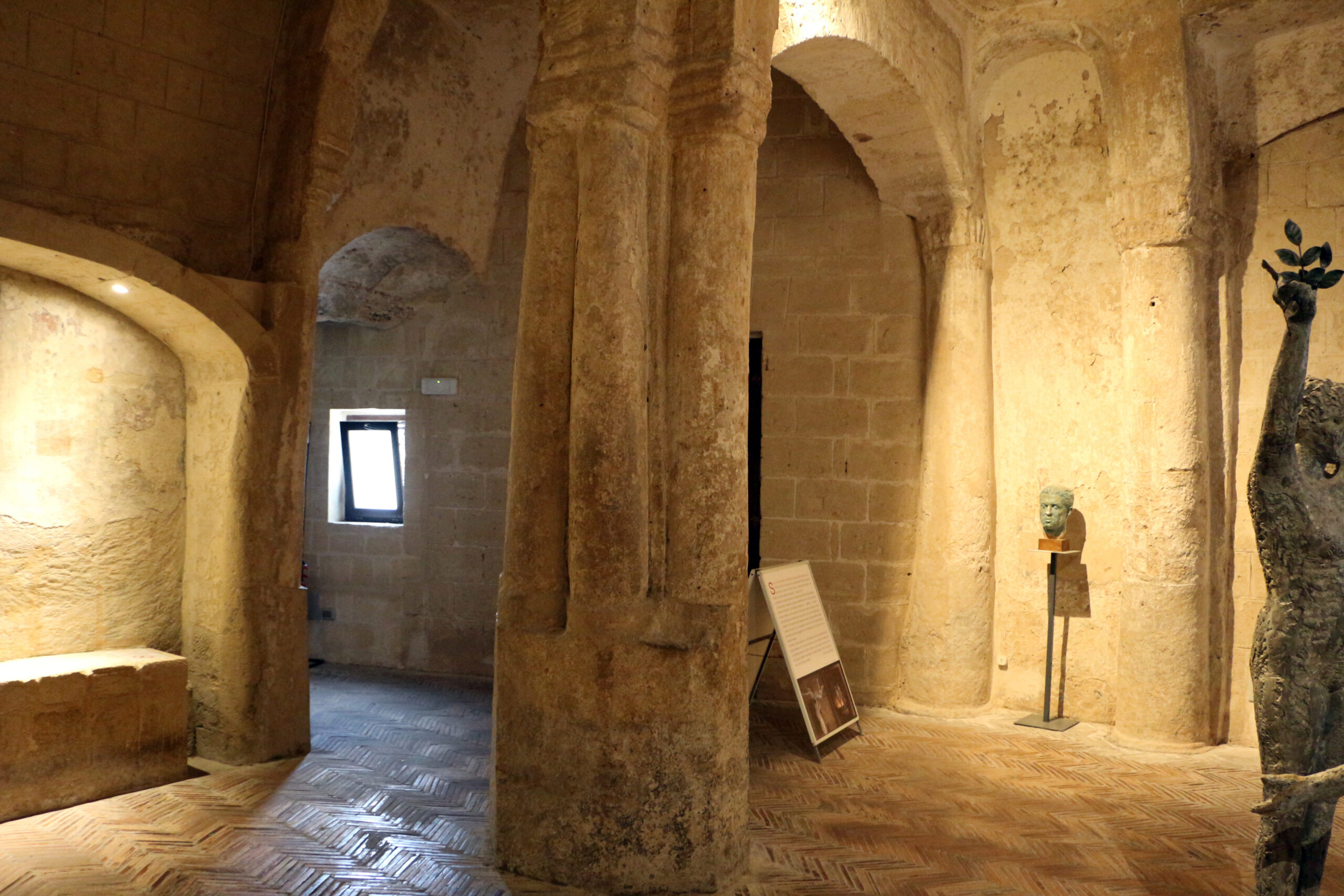 L’interno del complesso della Madonna delle Virtù