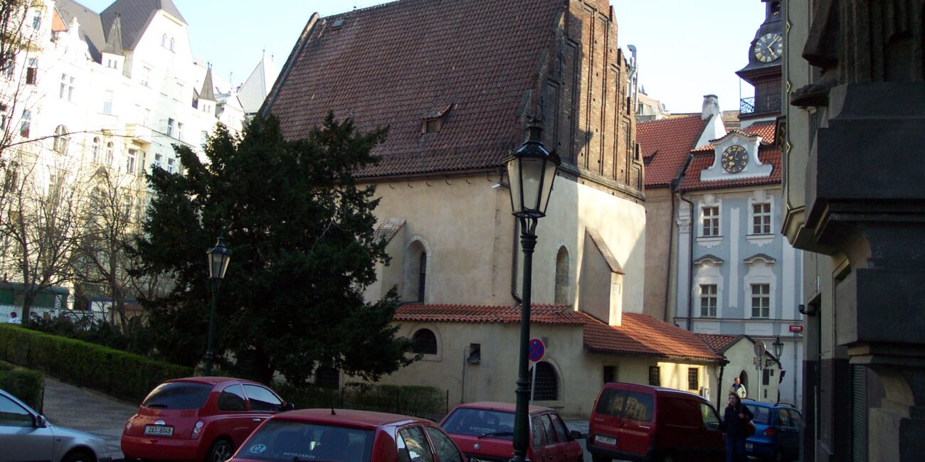 La facciata gotica della Vecchia Sinagoga Nuova, a Josefov